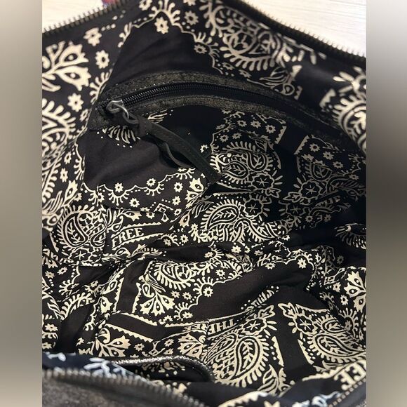 NWT Free People We The Free Sparta Sling Bag, Black Leather with Silver Shimmer - Picture 8 of 11